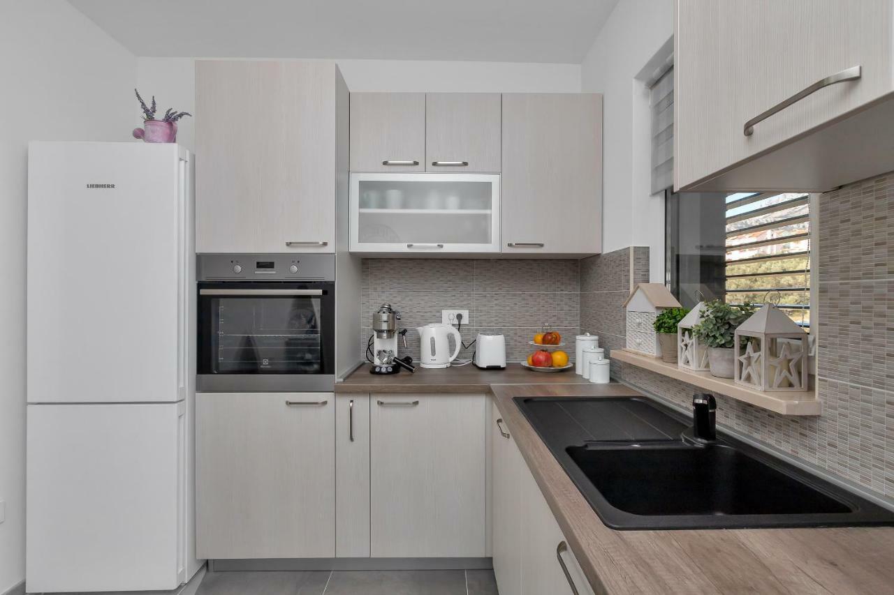 Apartment Amari Seaview Макарска Экстерьер фото